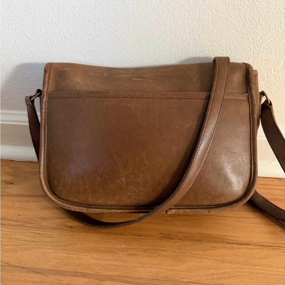 Vintage Coach City Purse in Tan/Camel Leather - Picture 5 of 10